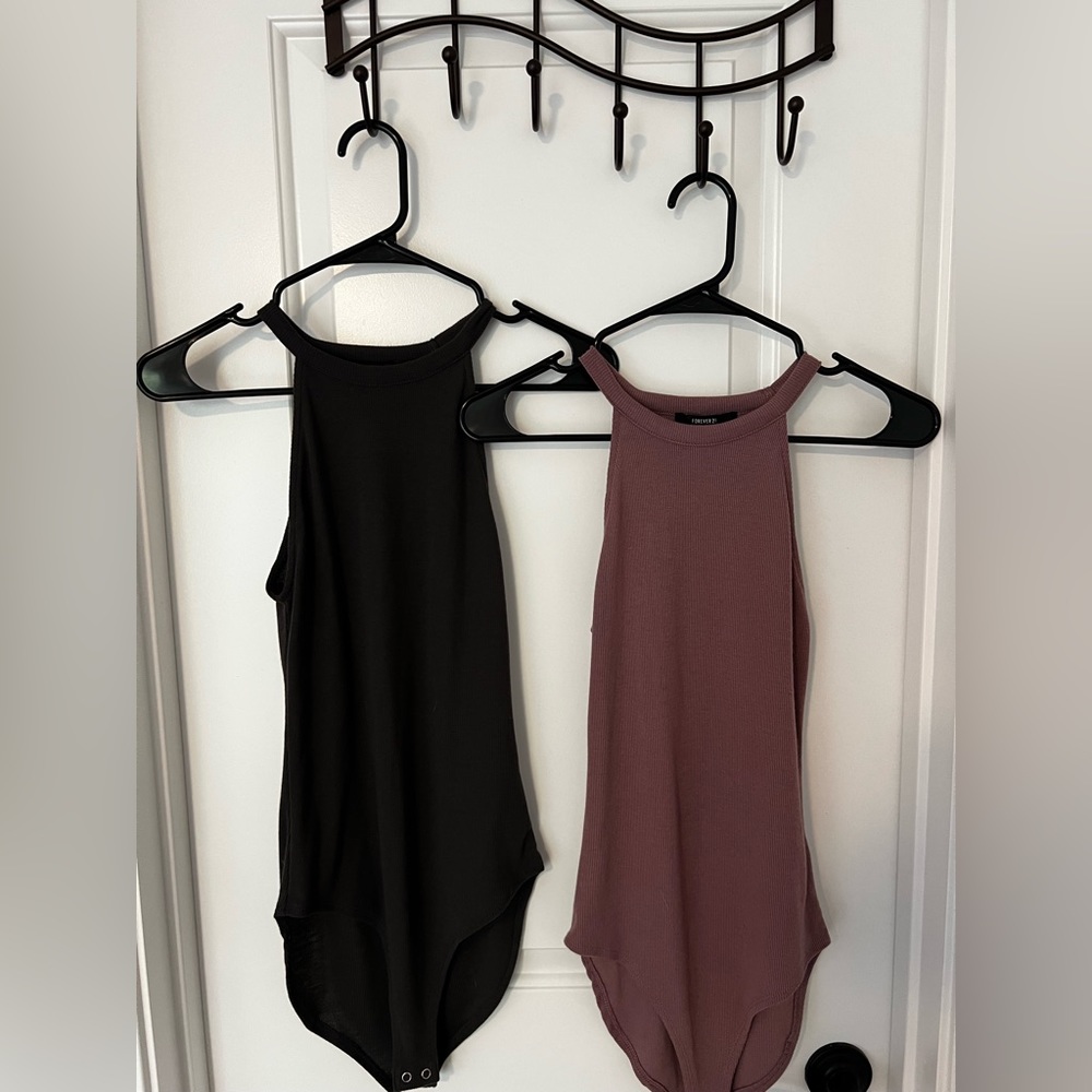 Forever 21 halter neck ribbed bodysuit black and dusty rose color size small